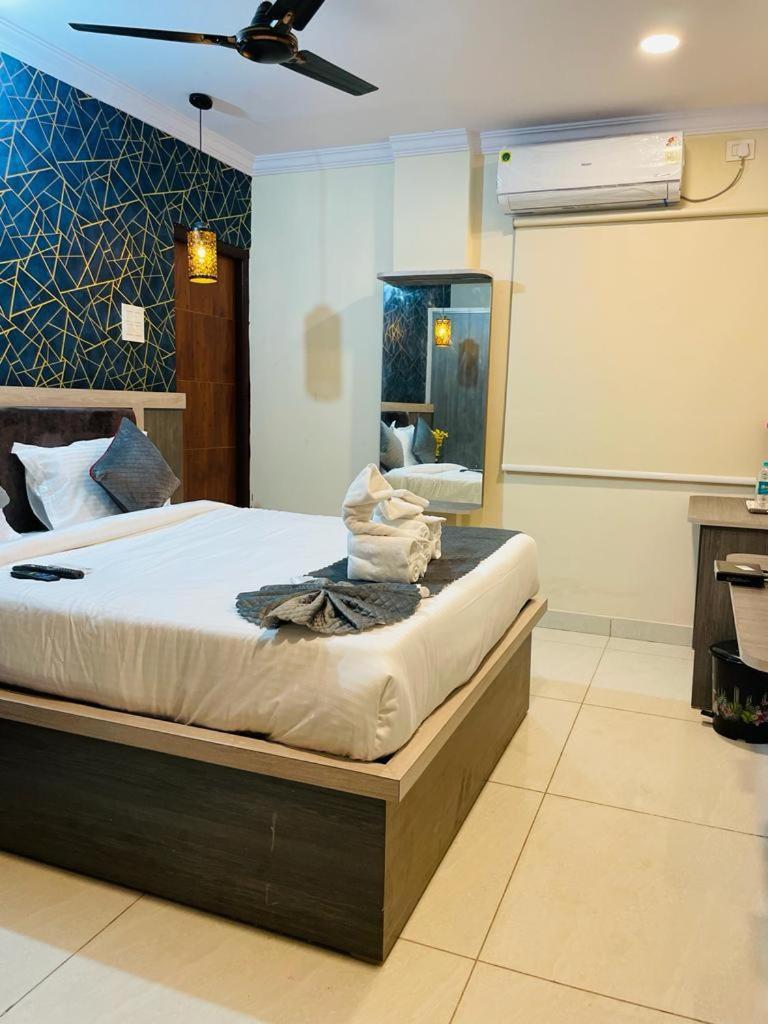 Hotel Blue Petals Shamshabad Exterior foto
