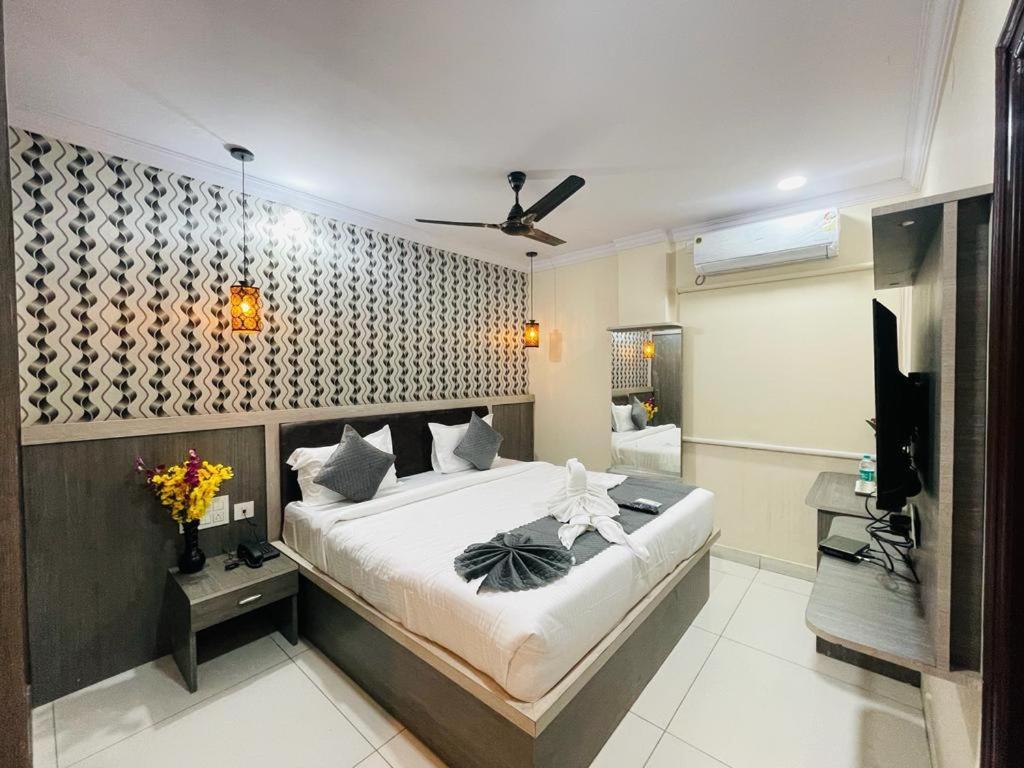 Hotel Blue Petals Shamshabad Exterior foto